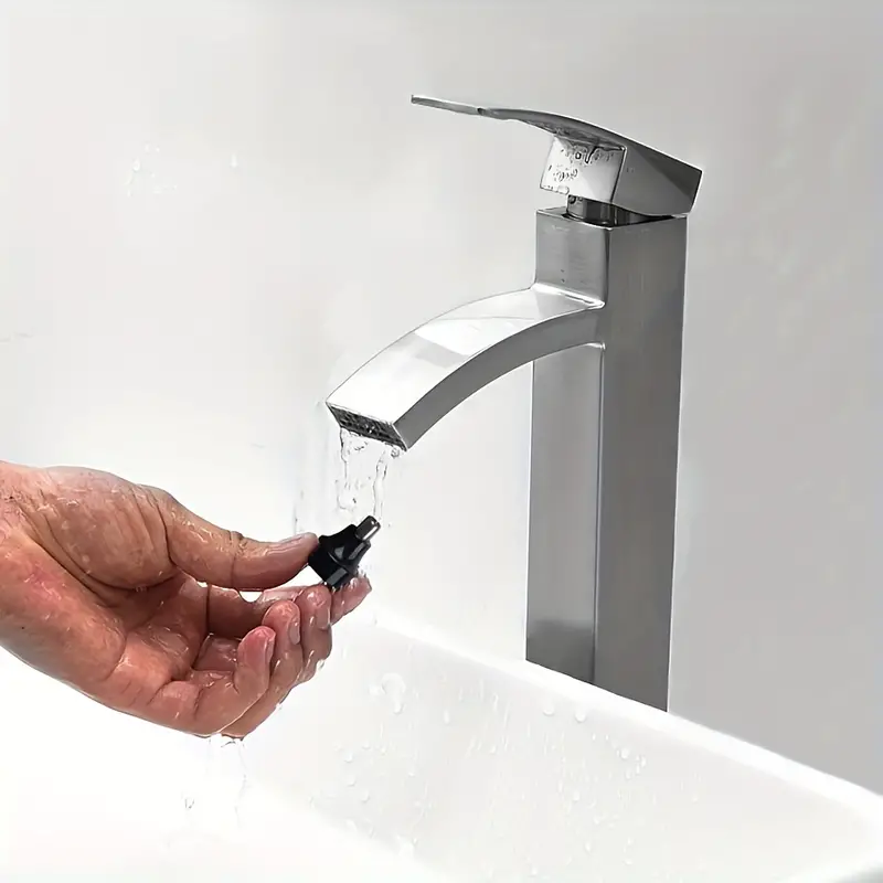 Nose and Ear Hair Trimmer - Image 5